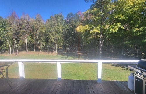 Tomah House | Peaceful, Spacious, Country 4-bedroom house with WiFi in charming Tomah