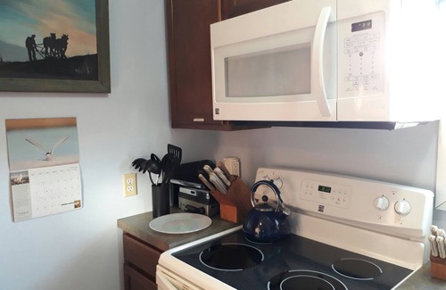 Murrayville Apartment | Peaceful studio retreat surrounded by prairie, wildlife, and open skies.