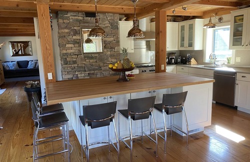 Woodstock House | Peaceful, stunning property 3 min to Woodstock-truly a "Blissful Getaway"