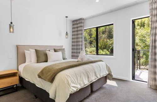 Nukuhau House | Peaceful Taupo Escape With King Suite and Comfort