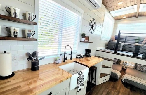 Apple Valley Apartment | Peaceful Tiny Home with private deck-fire pit-bbq