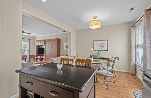 Durham Apartment | Peaceful, townhome in Hope Valley Farms