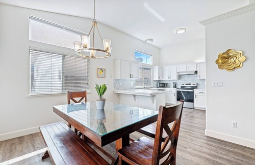 Fresno House | Peaceful Travelers Retreat - Dual Kings