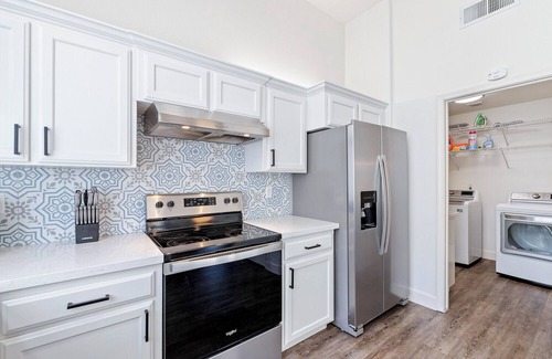 Fresno House | Peaceful Travelers Retreat - Dual Kings