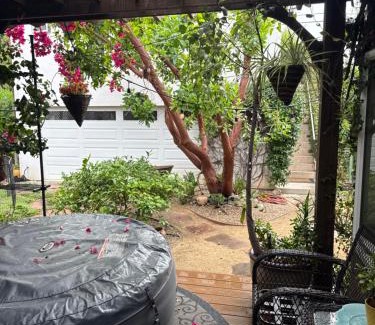 Leimert Park Apartment | Peaceful Upstairs Oasis