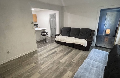 Rosamond House | Peaceful vacation home near willow springs