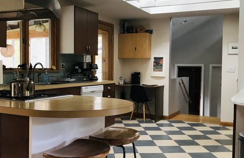 Moretown House | Peaceful Vermont Mountain Retreat on 10 Beautiful Acres