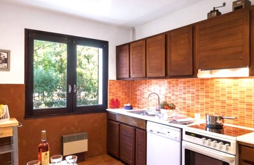 Piraillan Villa | Peaceful villa with heated pool and Wi-Fi