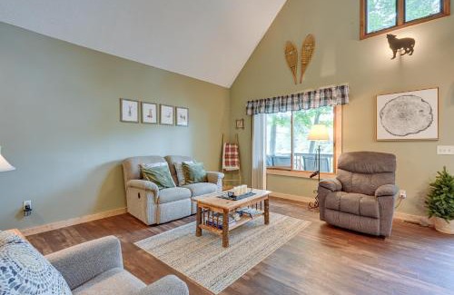 Alger House | Peaceful Waterfront Cabin on Tittabawassee River!