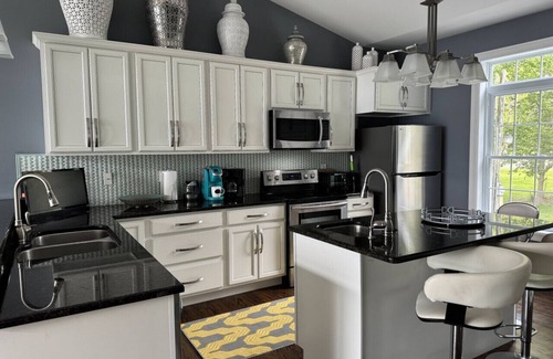 Sterling House | Peaceful Waterfront Stay – Stunning Lake Ontario Sunset Views + Pet Friendly