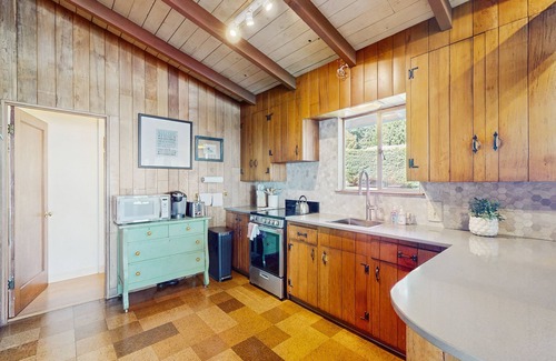 Burley House | Peaceful Waterfront Living in Gig Harbor – Coastal Comfort & Charm