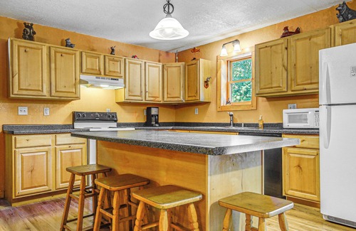 Wautoma Cabin | Peaceful Wautoma Retreat w/Deck on 10 Acres!