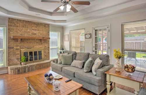 Waxahachie House | Peaceful Waxahachie Home w/ Private Backyard!