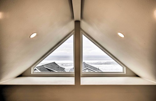 Yachats Apartment | Peaceful Winter Retreat: Oregon Coastline Beach!
