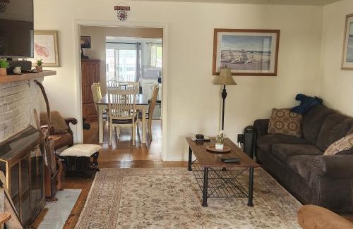 Almont Apartment | Peacehouse