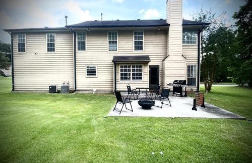 Sandtown House | Peach City Oasis Atl near Aquarium, Truist Park