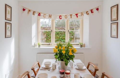 Ampney Crucis House | Peach Cottage