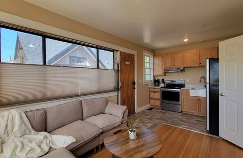 Medford Apartment | Peach Street Inn Suite 6 | Sleeps 4