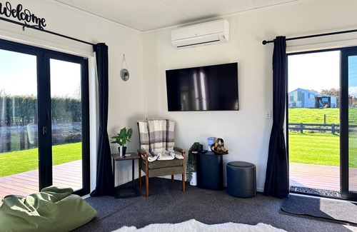 Stratford House | Peachy on Pembroke - Everything and more, stunning mountain view