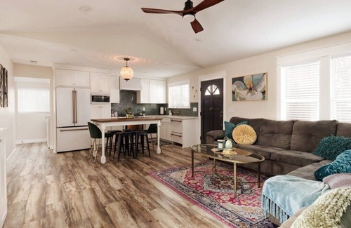 Paso Robles House | Peacock on Park! 3 Bedroom Downtown Paso Robles