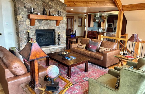 Boulder Ridge House | Peak 8 Luxury- 6Bed/6.5Baths Sleeps 14 in 11 beds, Hot tub, Sauna & Pool table
