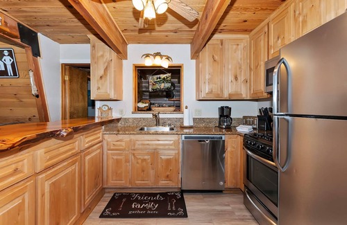 Boulder Bay House | Peak Adventures-Beautiful 4BR House