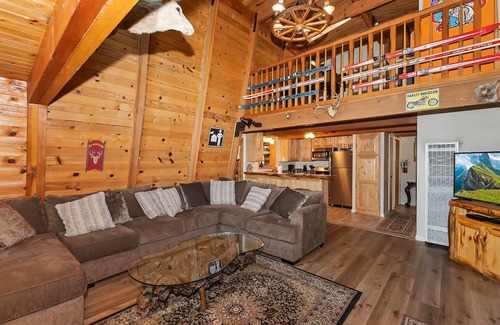 Boulder Bay House | Peak Adventures-Beautiful 4BR House