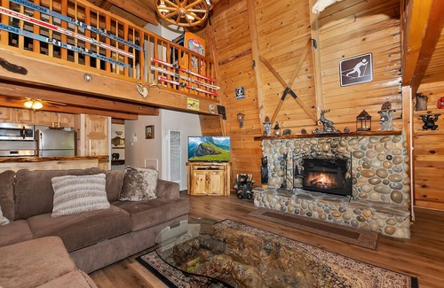 Boulder Bay House | Peak Adventures-Beautiful 4BR House