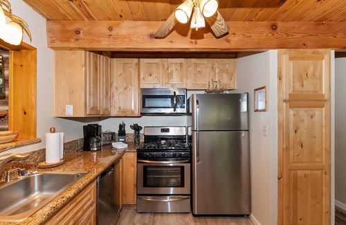 Boulder Bay House | Peak Adventures-Beautiful 4BR House