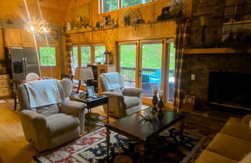 Sky Valley House | Peak and Pond Retreat