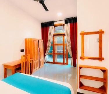 Pottuvil Division 2 Hotel | Peak Bay Resort
