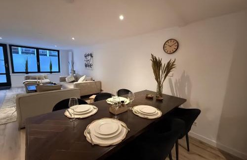 Oude Pijp Apartment | Pearl of the Cuyp Modern Comfort in De Pijp