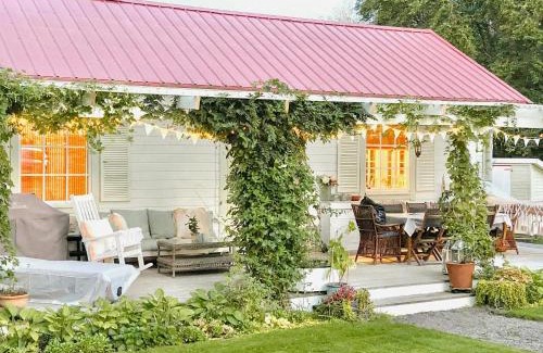 Tollered House | Pearl Of The Prairie