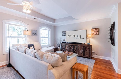 Bluffton House | Pearl of the Promenade