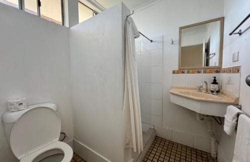 Bowen Hotel | Pearly Shell Motel