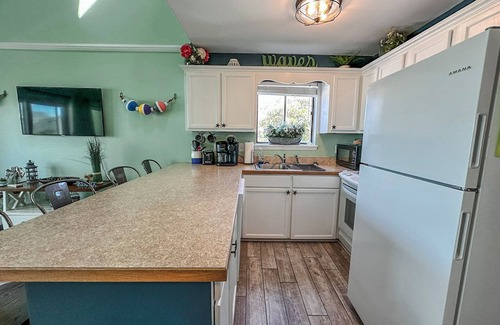 Emerald Isle Condo | Pebble Beach H212, 2BR Condo ~ Pool Front!