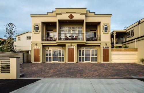 Napier Hotel | Pebble Beach Motor Inn