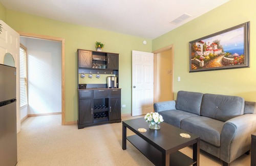 Douglas Condo | Pebble Hideaway-downtown Douglas and close to beach!
