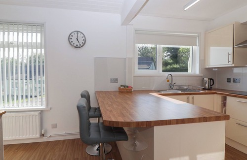 Heligan Cottage | PEBBLE & PINE AT HARCOMBE HOUSE, family friendly in Chudleigh