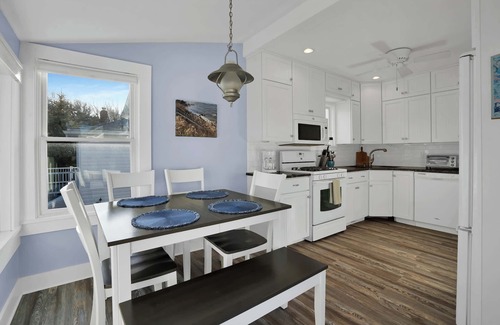 Peconic House | Peconic Sound Beach Home Backyard & Vineyards