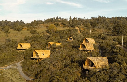 Raquira Cabin | Pegamosco Cabin with Breakfast - Casa Selvaggio Hotel