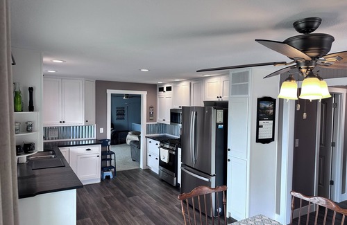 Gravois Mills House | Peggy's Paradise- 3 Bdrm Lakefront House on Gravois Arm, Lake of Ozarks