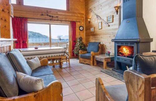 Peisey-Nancroix Ski Chalet | Peisey Chalet with Balcony Views