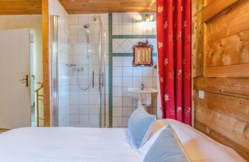 Peisey-Nancroix Ski Chalet | Peisey Chalet with Balcony Views