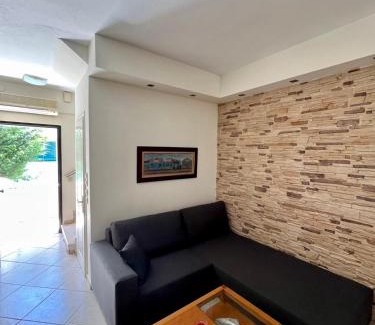 Pefkochori Apartment | Pelekan rooms and apartments Athina 40