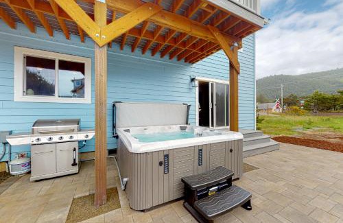 Rockaway Beach House | Pelican and the Raven