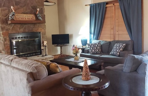 Cadiz House | PELICAN COVE AT LAKE BARKLEY
