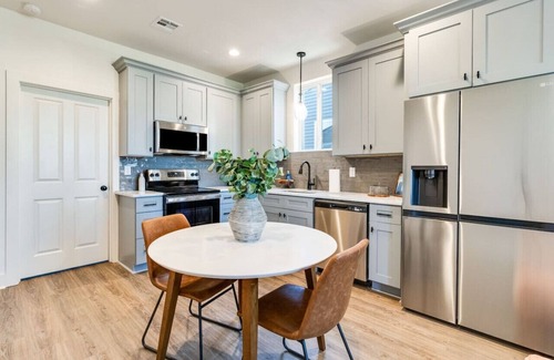 Lafayette House | Pelican House/Prime Location W/Luxury Amenities