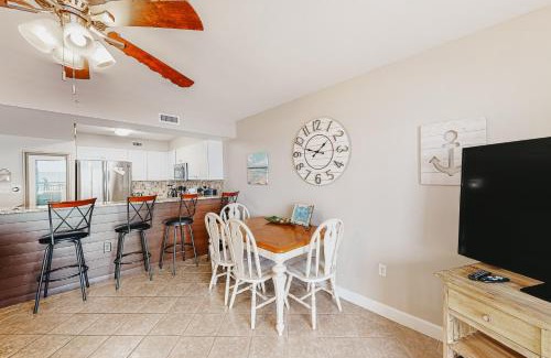 Fort Walton Beach Apartment | Pelican Isle 204 Gulf Clap