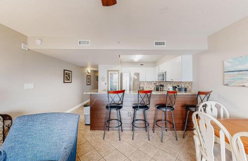 Fort Walton Beach Apartment | Pelican Isle 204 Gulf Clap